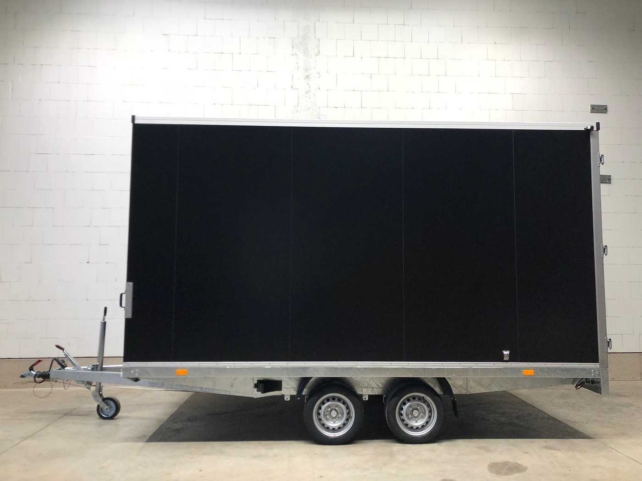 VEZEKO HK E 27.4 Kofferanhänger - Remolque caja cerrada: foto 2 VEZEKO HK E 27.4 Kofferanhänger - Remolque caja cerrada: foto 2