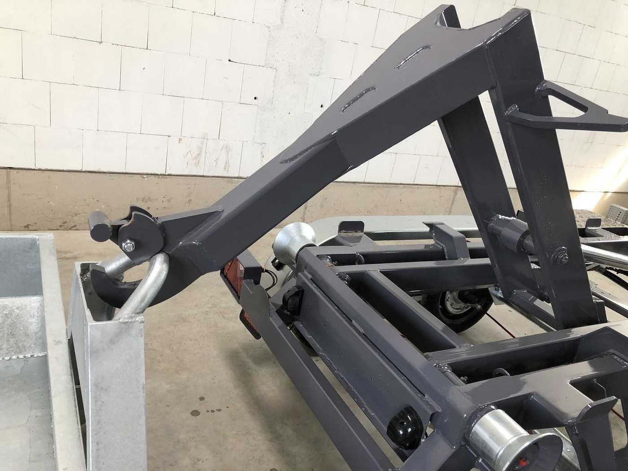 VEZEKO Konos 35 Mulde 400 Muldenkipper - Remolque multilift/ Portacontenedores de cadenas: foto 4 VEZEKO Konos 35 Mulde 400 Muldenkipper - Remolque multilift/ Portacontenedores de cadenas: foto 4