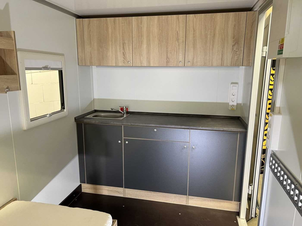 Caravana nuevo VEZEKO TK C 18.35 SP Offroad Campinganhänger: foto 10