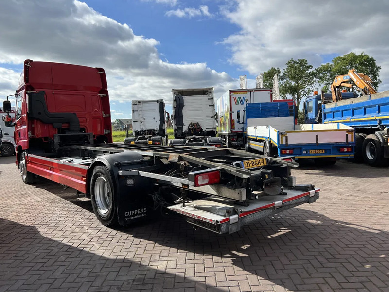 DAF CF 290 4X2 EURO6 SPACECAB RENOVA / VANGMUIL / LAADKLEP / TOP STAAT - Camión portacontenedore/ Intercambiable: foto 3 DAF CF 290 4X2 EURO6 SPACECAB RENOVA / VANGMUIL / LAADKLEP / TOP STAAT - Camión portacontenedore/ Intercambiable: foto 3