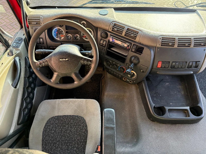 DAF CF 75 CF75-250 4X2 SPACECAB/RENOVA/STEEL/AIR/AIRCO/HOLLAND TRUCK - Camión portacontenedore/ Intercambiable: foto 3 DAF CF 75 CF75-250 4X2 SPACECAB/RENOVA/STEEL/AIR/AIRCO/HOLLAND TRUCK - Camión portacontenedore/ Intercambiable: foto 3