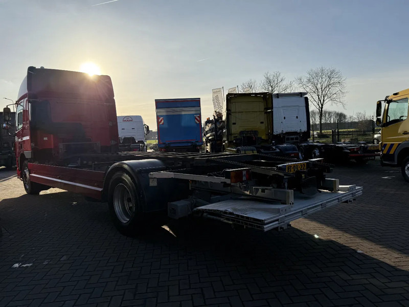 DAF CF 75 CF75-250 4X2 SPACECAB/RENOVA/STEEL/AIR/AIRCO/HOLLAND TRUCK - Camión portacontenedore/ Intercambiable: foto 5 DAF CF 75 CF75-250 4X2 SPACECAB/RENOVA/STEEL/AIR/AIRCO/HOLLAND TRUCK - Camión portacontenedore/ Intercambiable: foto 5