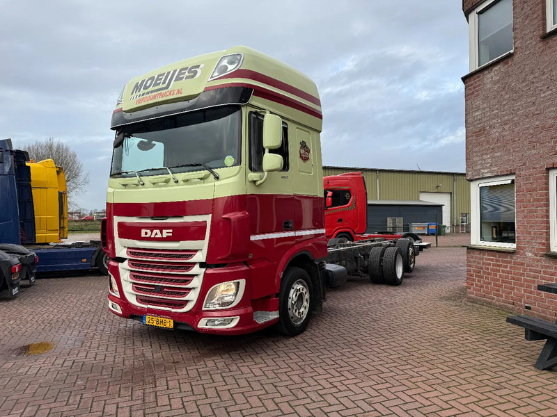 DAF XF 460 XF460 6X2 SCC EURO6 CHASSIS - HOLLAND TRUCK - SMART TACHO -TOP CONDITION!!!! - Camión chasis: foto 2 DAF XF 460 XF460 6X2 SCC EURO6 CHASSIS - HOLLAND TRUCK - SMART TACHO -TOP CONDITION!!!! - Camión chasis: foto 2