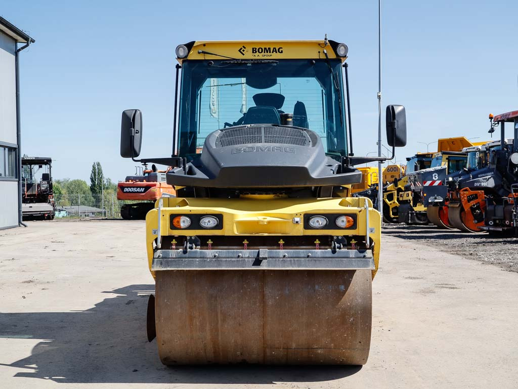 BOMAG BW 174 AP-4v - Apisonadora de asfalto: foto 3 BOMAG BW 174 AP-4v - Apisonadora de asfalto: foto 3