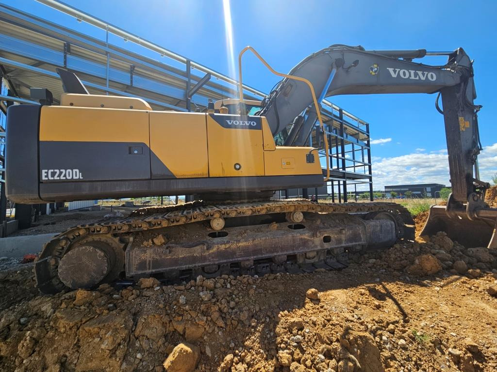 Excavadora de cadenas VOLVO EC 220 DL: foto 8