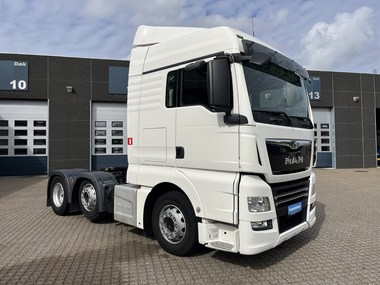 MAN TGX 26.470 6x2-2 - Cabeza tractora: foto 2 MAN TGX 26.470 6x2-2 - Cabeza tractora: foto 2