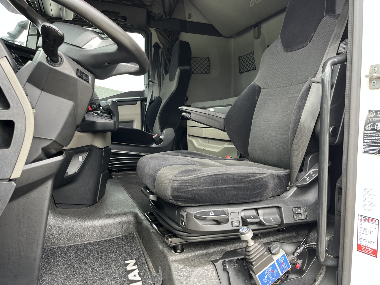 Cabeza tractora MAN TGX 26.510 hydraulik: foto 13 Cabeza tractora MAN TGX 26.510 hydraulik: foto 13