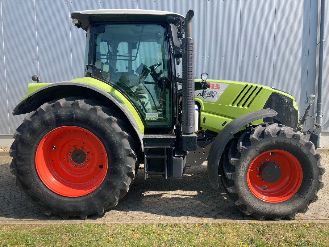 CLAAS Arion 650 CMATIC - Tractor: foto 1 CLAAS Arion 650 CMATIC - Tractor: foto 1