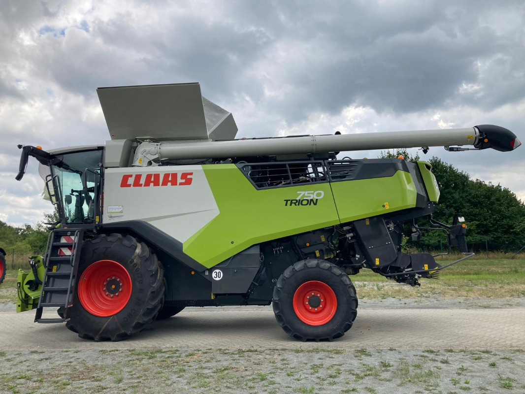 CLAAS Trion 750 - Cosechadora de granos: foto 1 CLAAS Trion 750 - Cosechadora de granos: foto 1