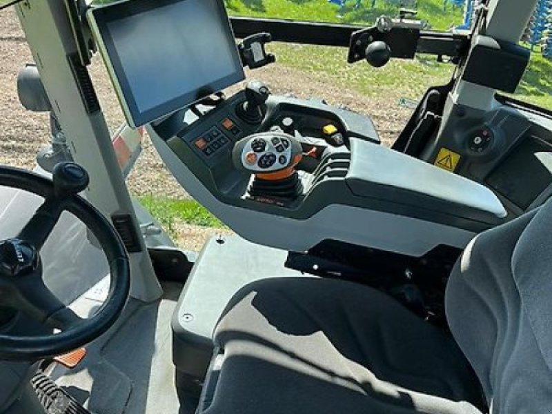CLAAS Xerion 4200 Trac VC - Tractor: foto 2 CLAAS Xerion 4200 Trac VC - Tractor: foto 2