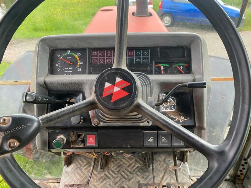 Massey Ferguson 3125 - Tractor: foto 3 Massey Ferguson 3125 - Tractor: foto 3