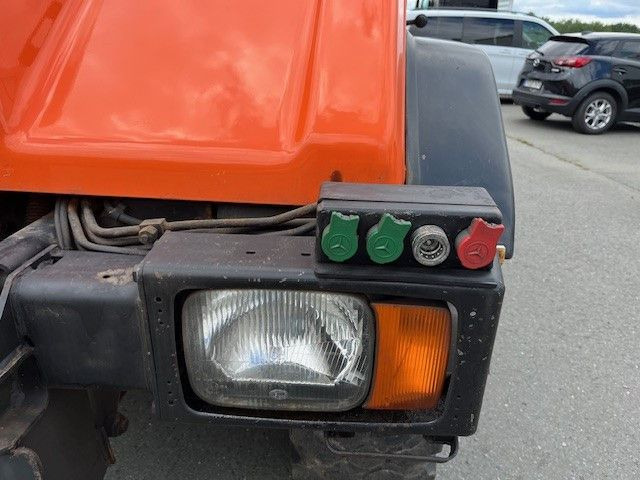 Camión volquete Mercedes-Benz Unimog 418/10 Winterdienst2000: foto 12