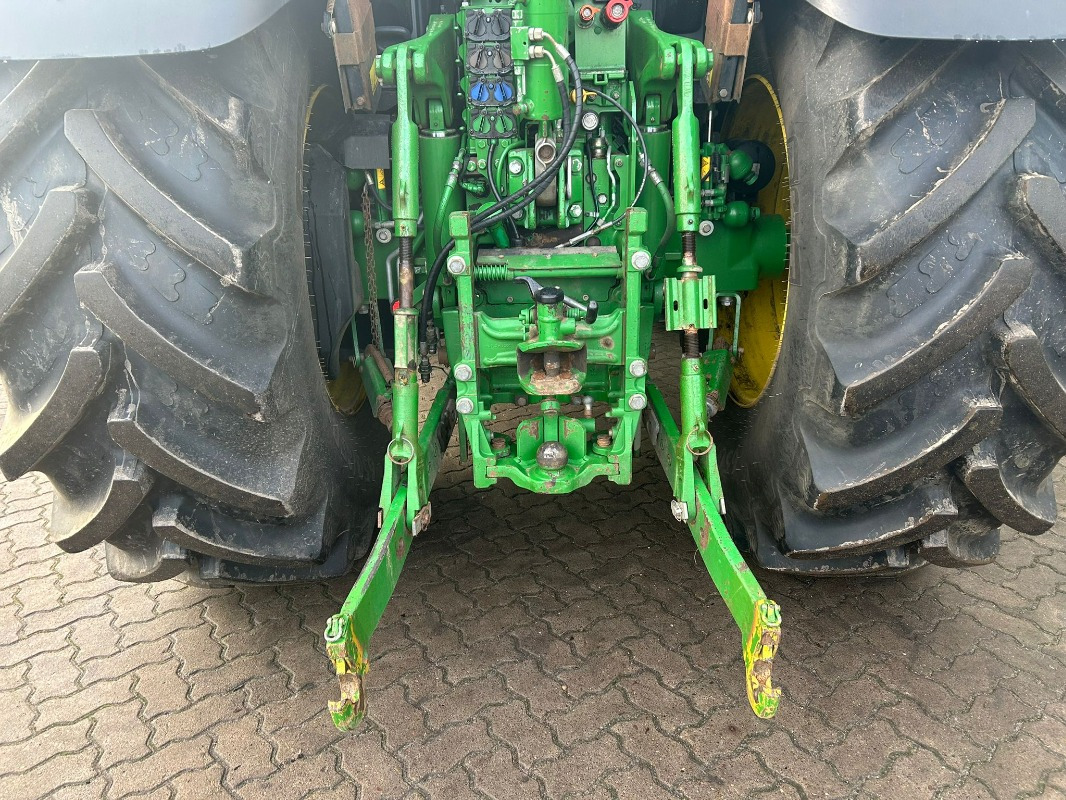 John Deere 6215R - Tractor: foto 5 John Deere 6215R - Tractor: foto 5