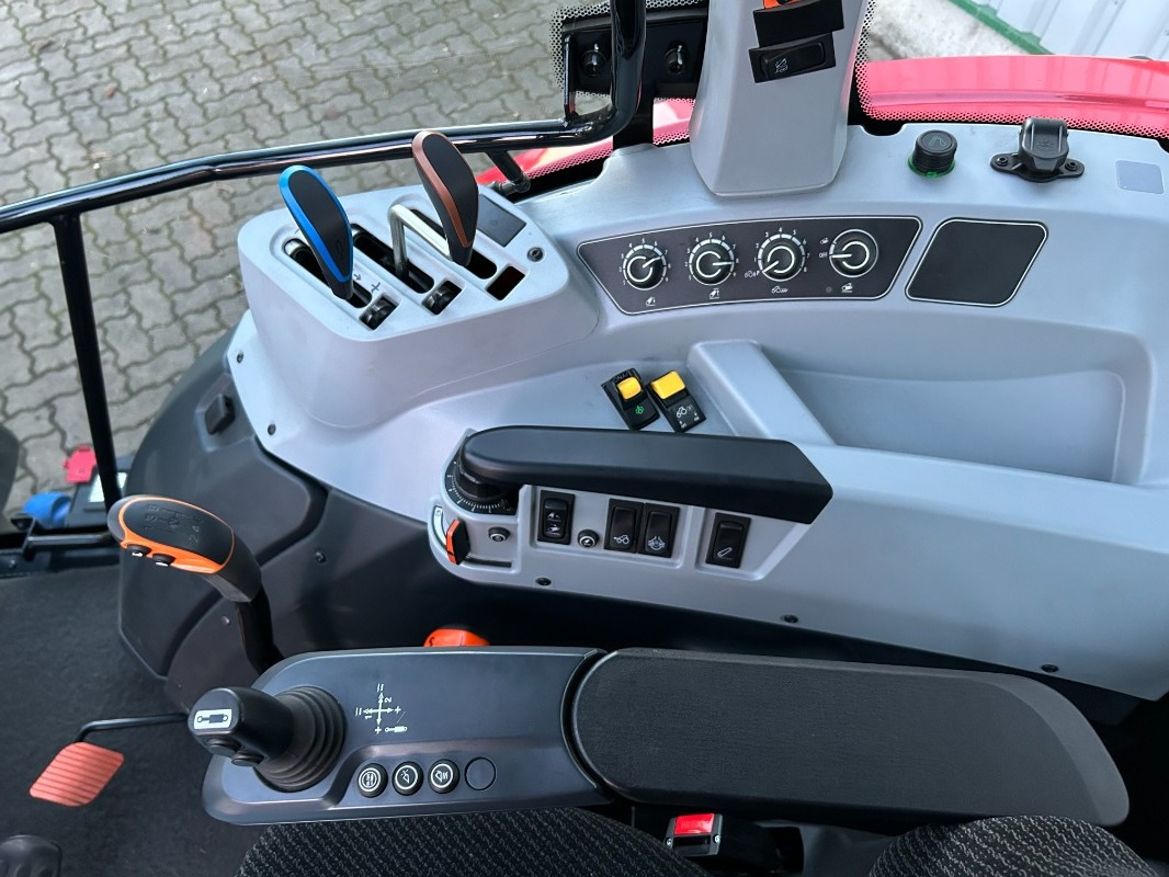 Tractor Valtra A85N: foto 16