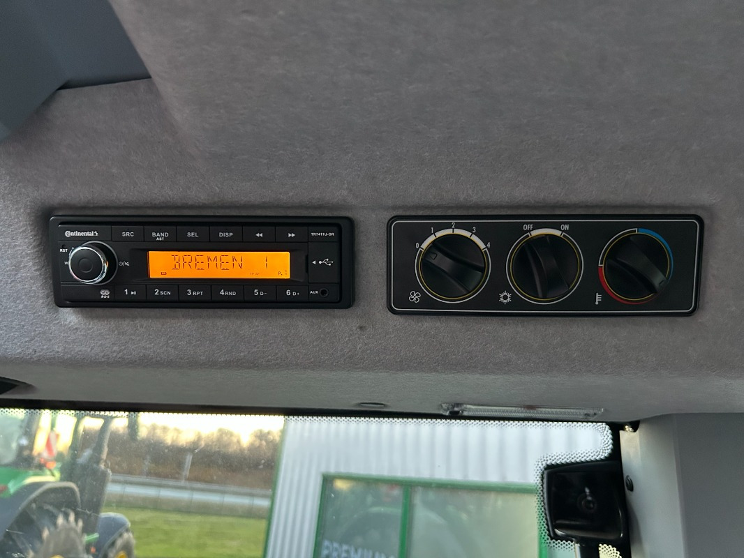 Tractor Valtra A85N: foto 14