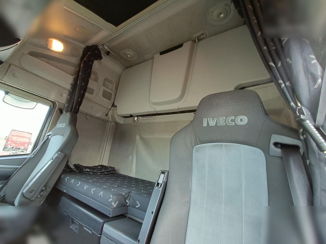 IVECO STRALIS 450 - Cabeza tractora: foto 5 IVECO STRALIS 450 - Cabeza tractora: foto 5