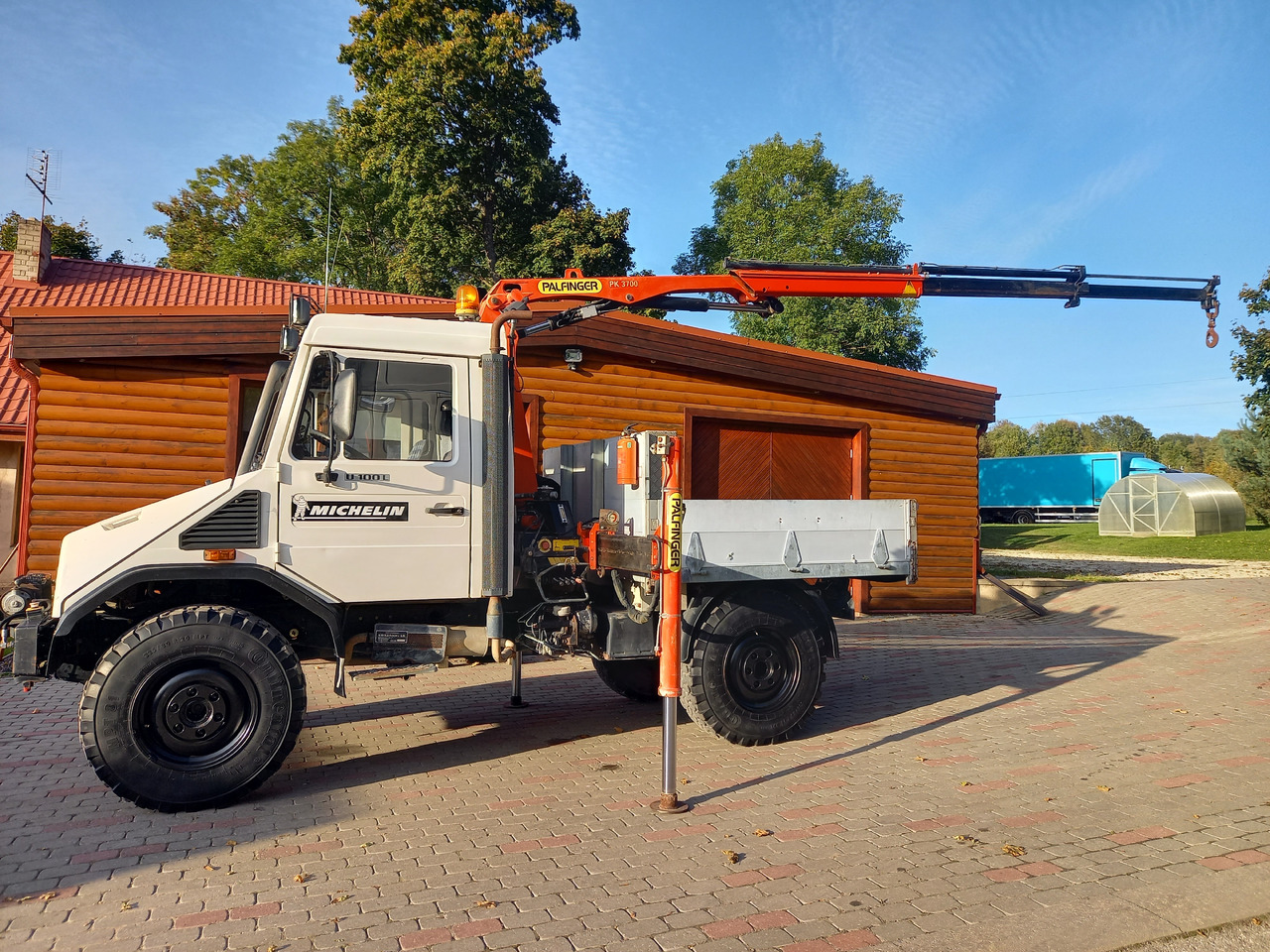UNIMOG U100L - Camión grúa: foto 2 UNIMOG U100L - Camión grúa: foto 2
