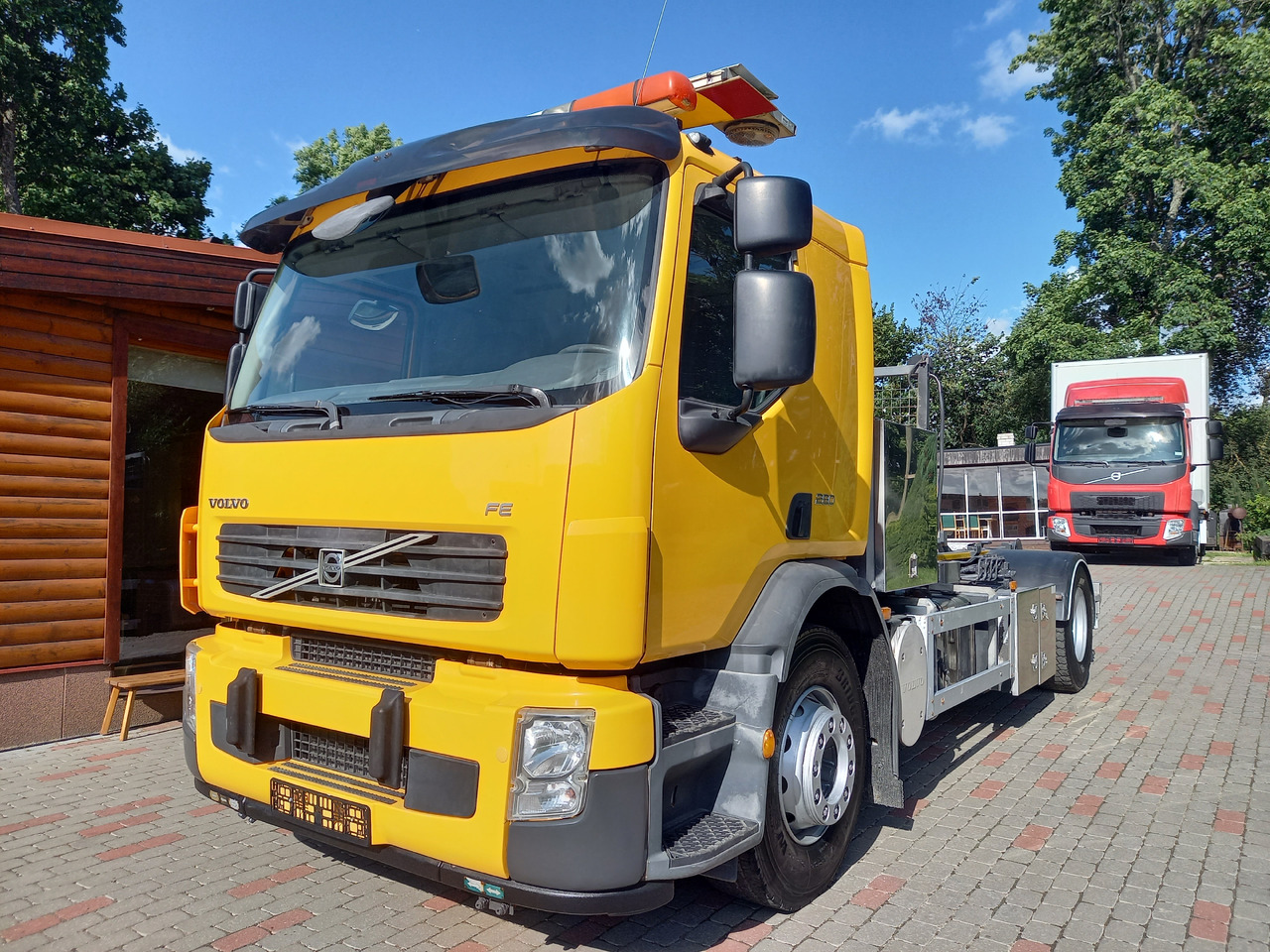 Volvo FE 280, 4x2, Hooklift - Camión multibasculante: foto 1 Volvo FE 280, 4x2, Hooklift - Camión multibasculante: foto 1