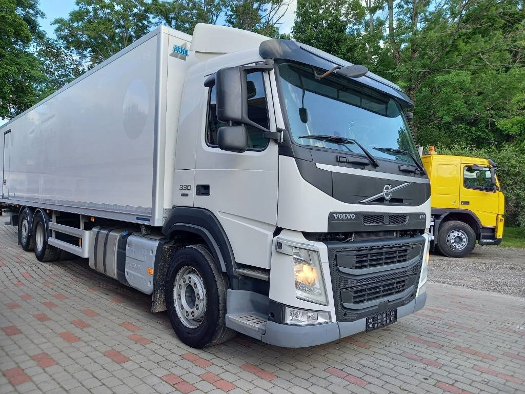 Volvo FM 330, 6x2, CARRIER SUPRA 950 U - Camión frigorífico: foto 5 Volvo FM 330, 6x2, CARRIER SUPRA 950 U - Camión frigorífico: foto 5