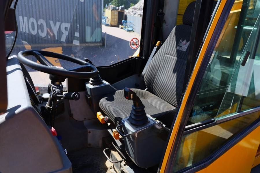 Demag AC30 City Diesel, 4x4x4 Drive, 30t Capacity, 25m M - Grúa todo terreno: foto 4 Demag AC30 City Diesel, 4x4x4 Drive, 30t Capacity, 25m M - Grúa todo terreno: foto 4