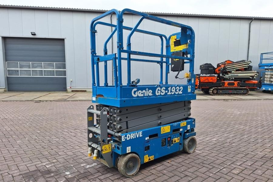 Genie GS1932 E-Drive Several In Stock, 8m Working Height - Plataforma de tijeras: foto 2 Genie GS1932 E-Drive Several In Stock, 8m Working Height - Plataforma de tijeras: foto 2