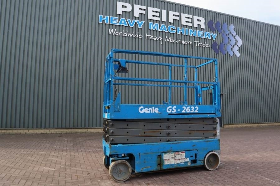 Genie GS2632 Electric, Working Height 10m, 227kg Capacit - Plataforma de tijeras: foto 1 Genie GS2632 Electric, Working Height 10m, 227kg Capacit - Plataforma de tijeras: foto 1
