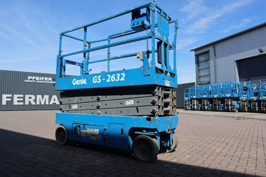 Genie GS2632 Electric, Working Height 10m, 227kg Capacit - Plataforma de tijeras: foto 1 Genie GS2632 Electric, Working Height 10m, 227kg Capacit - Plataforma de tijeras: foto 1