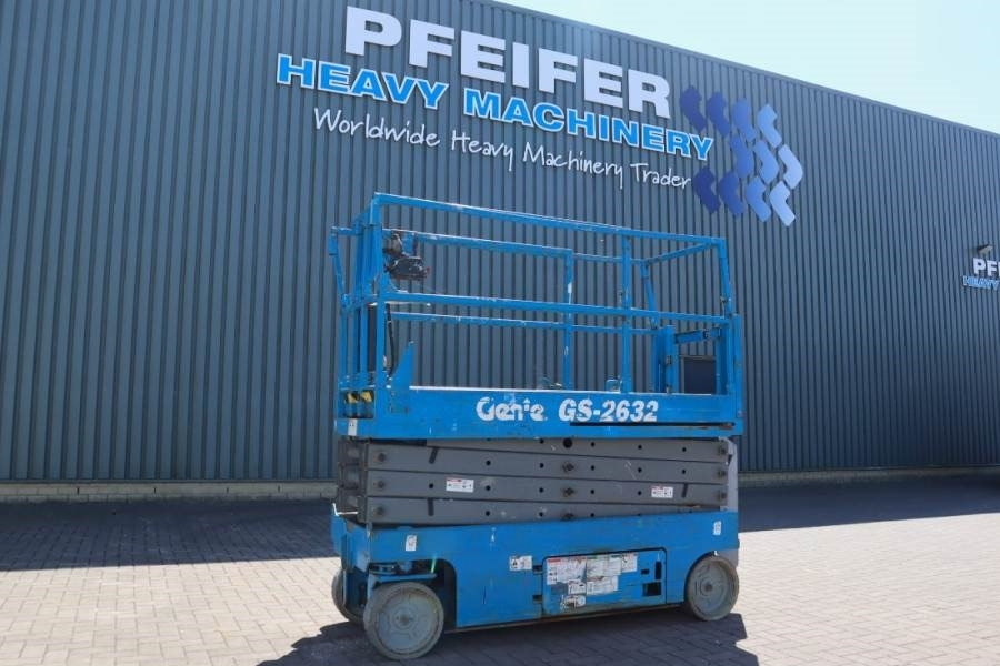 Genie GS2632 Electric, Working Height 10m, 227kg Capacit - Plataforma de tijeras: foto 1 Genie GS2632 Electric, Working Height 10m, 227kg Capacit - Plataforma de tijeras: foto 1