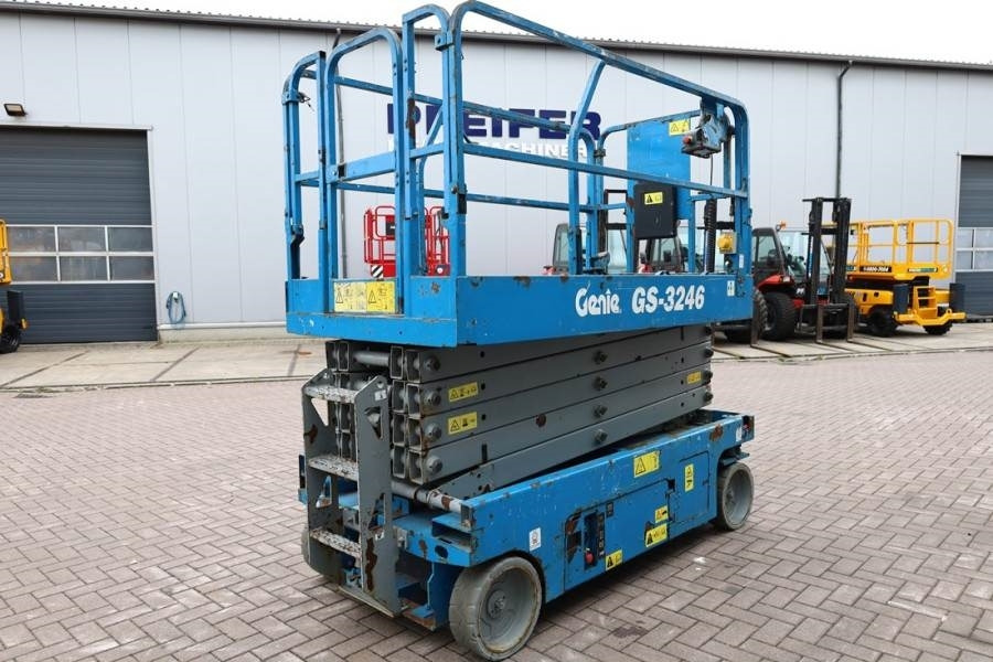 Genie GS3246 Electric, Working Height 11.75 m, 318kg Cap - Plataforma de tijeras: foto 2 Genie GS3246 Electric, Working Height 11.75 m, 318kg Cap - Plataforma de tijeras: foto 2