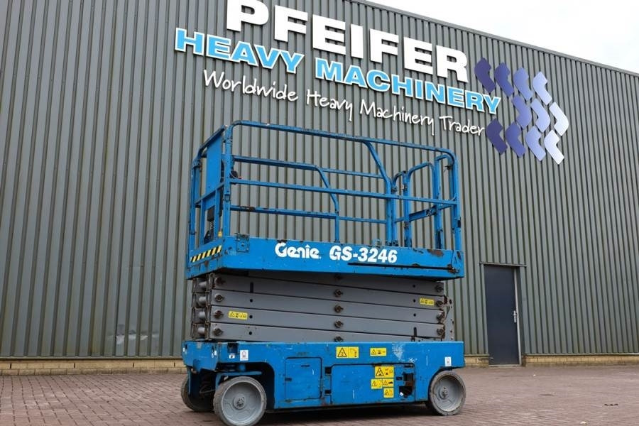 Genie GS3246 Electric, Working Height 11.75 m, 318kg Cap - Plataforma de tijeras: foto 1 Genie GS3246 Electric, Working Height 11.75 m, 318kg Cap - Plataforma de tijeras: foto 1
