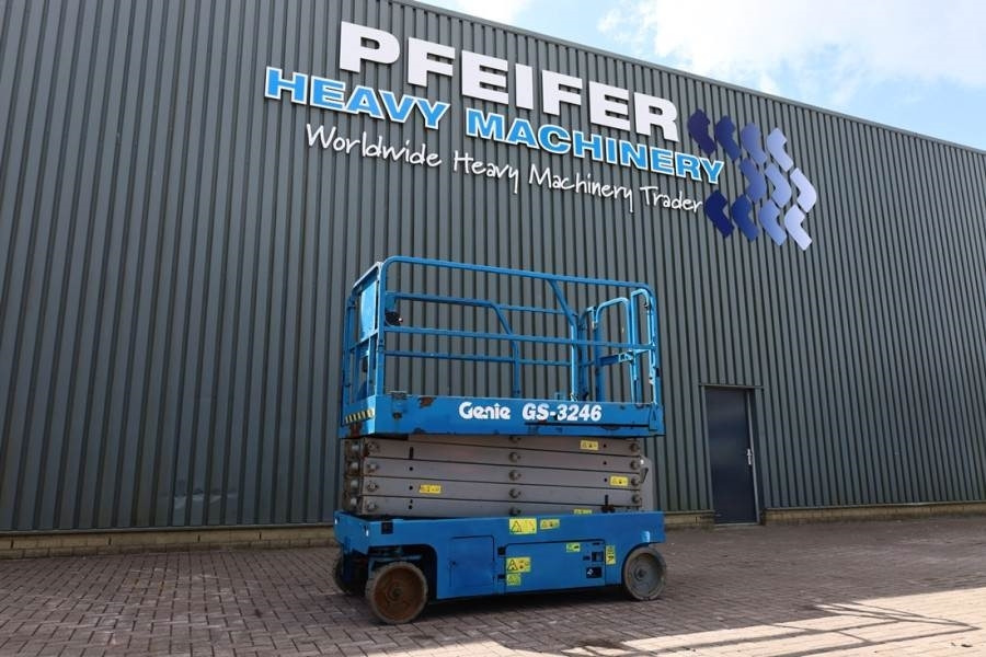 Genie GS3246 Electric, Working Height 11.75 m, 318kg Cap - Plataforma de tijeras: foto 1 Genie GS3246 Electric, Working Height 11.75 m, 318kg Cap - Plataforma de tijeras: foto 1
