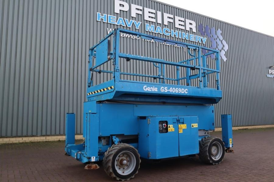 Genie GS4069DC Electric, 14m Working Height, 363kg Capac - Plataforma de tijeras: foto 1 Genie GS4069DC Electric, 14m Working Height, 363kg Capac - Plataforma de tijeras: foto 1