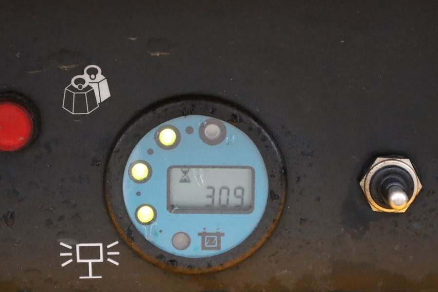 Haulotte Compact 10 Electric, 10.2m Working Height, 450kg C - Plataforma de tijeras: foto 5 Haulotte Compact 10 Electric, 10.2m Working Height, 450kg C - Plataforma de tijeras: foto 5