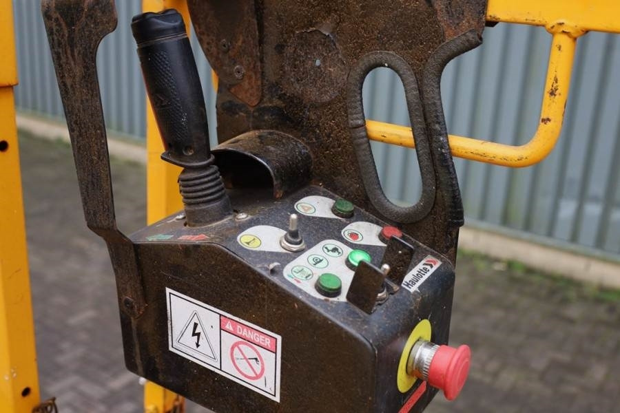 Haulotte Compact 10N Electric, 10m Working Height, 230kg Ca - Plataforma de tijeras: foto 4 Haulotte Compact 10N Electric, 10m Working Height, 230kg Ca - Plataforma de tijeras: foto 4