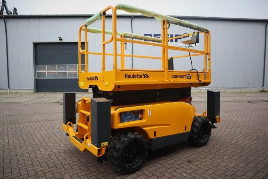 Haulotte Compact 12DX Valid Inspection, *Guarantee! Diesel, - Plataforma de tijeras: foto 2 Haulotte Compact 12DX Valid Inspection, *Guarantee! Diesel, - Plataforma de tijeras: foto 2