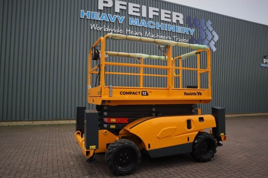 Haulotte Compact 12DX Valid Inspection, *Guarantee! Diesel, - Plataforma de tijeras: foto 1 Haulotte Compact 12DX Valid Inspection, *Guarantee! Diesel, - Plataforma de tijeras: foto 1
