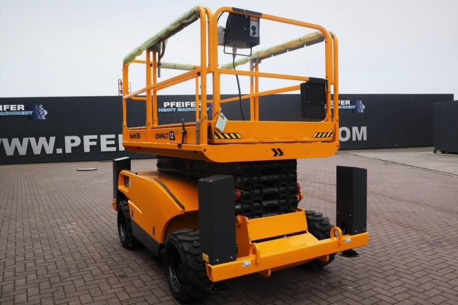 Haulotte Compact 12DX Valid Inspection, *Guarantee! Diesel, - Plataforma de tijeras: foto 5 Haulotte Compact 12DX Valid Inspection, *Guarantee! Diesel, - Plataforma de tijeras: foto 5