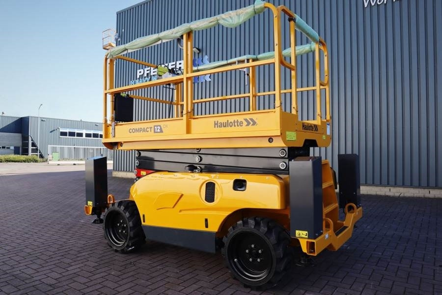 Haulotte Compact 12DX Valid Inspection, *Guarantee! Diesel, - Plataforma de tijeras: foto 4 Haulotte Compact 12DX Valid Inspection, *Guarantee! Diesel, - Plataforma de tijeras: foto 4