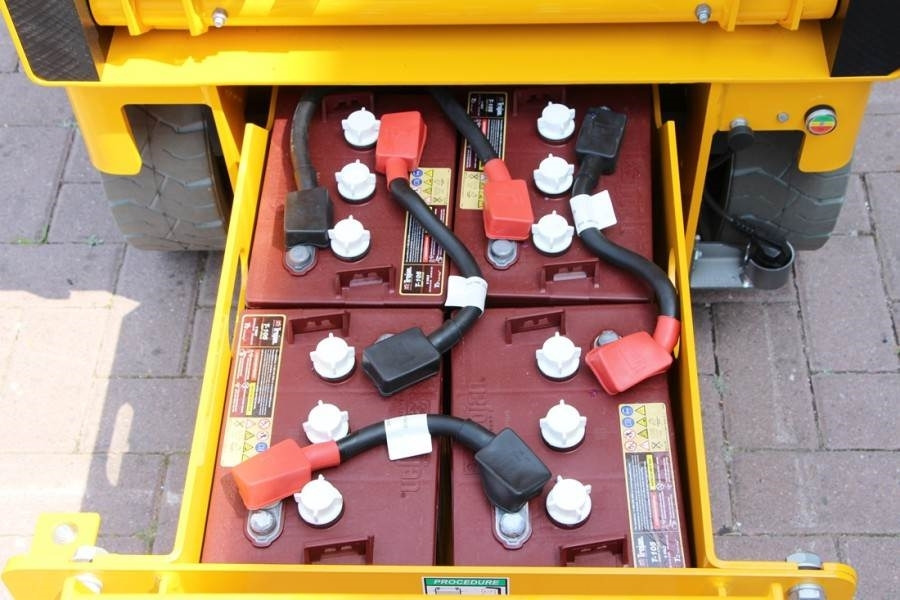 Haulotte Compact 8 Valid inspection, *Guarantee! Electric, - Plataforma de tijeras: foto 3 Haulotte Compact 8 Valid inspection, *Guarantee! Electric, - Plataforma de tijeras: foto 3