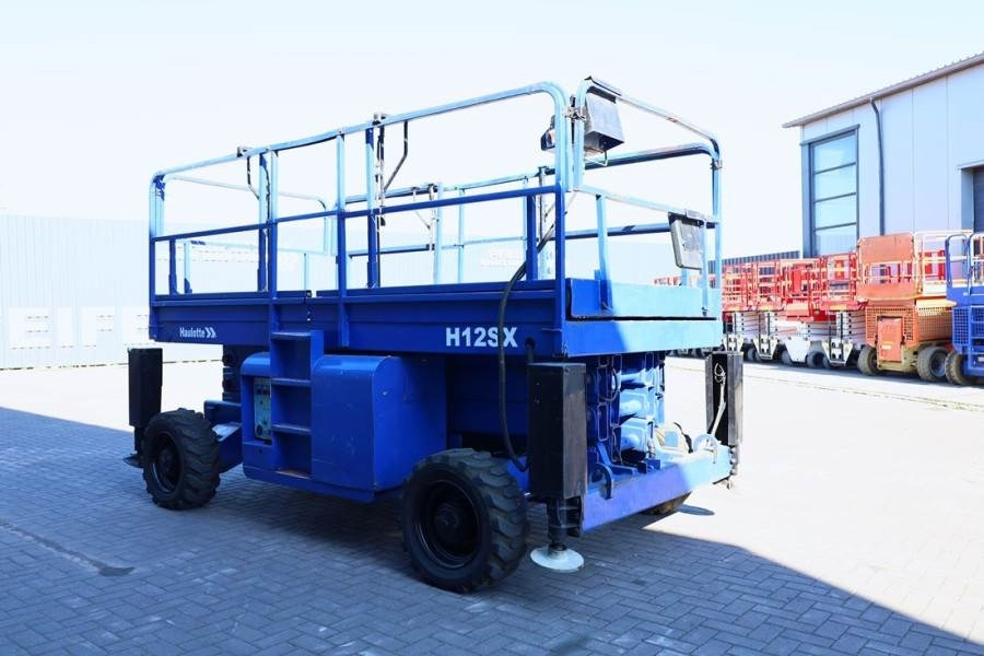 Plataforma de tijeras Haulotte H12SX Diesel, 4x4 Drive, 12m Working Height, 700kg: foto 7