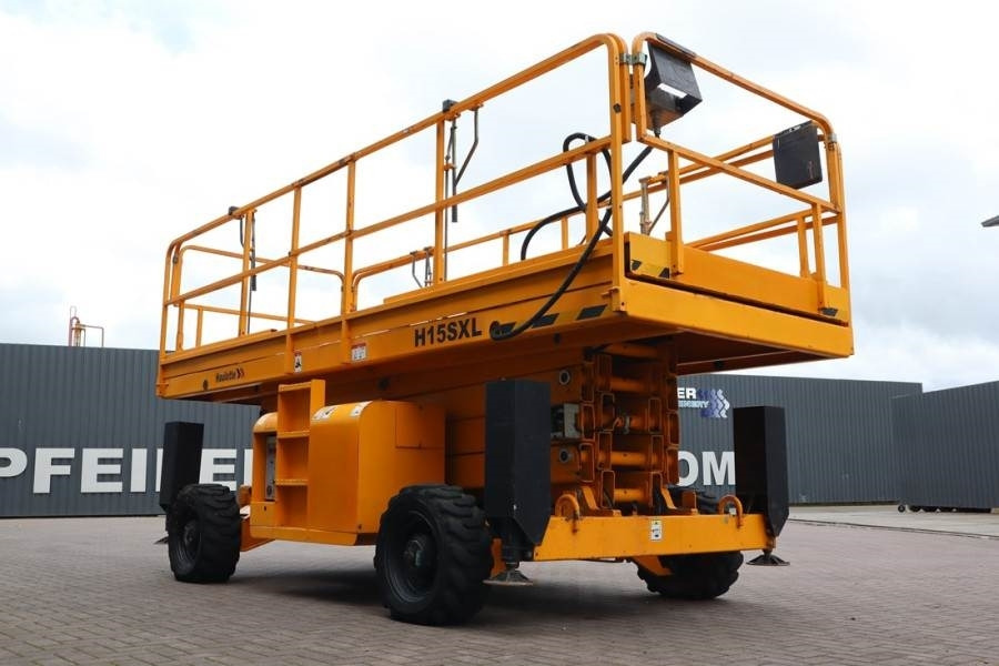 Plataforma de tijeras Haulotte H15SXL Diesel, 4x4 Drive, 15m Working Height, 500k: foto 8