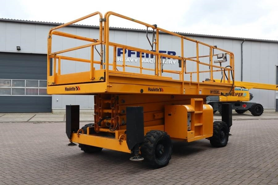 Plataforma de tijeras Haulotte H15SXL Diesel, 4x4 Drive, 15m Working Height, 500k: foto 9