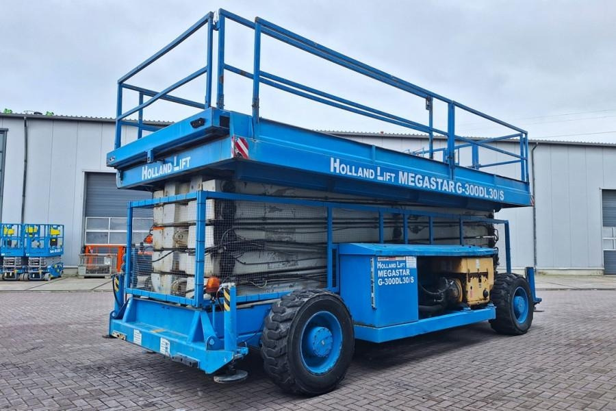 Holland Lift Megastar G-300DL30/S Diesel, 4x4x4 Drive, 33.5m Wo - Plataforma de tijeras: foto 2 Holland Lift Megastar G-300DL30/S Diesel, 4x4x4 Drive, 33.5m Wo - Plataforma de tijeras: foto 2
