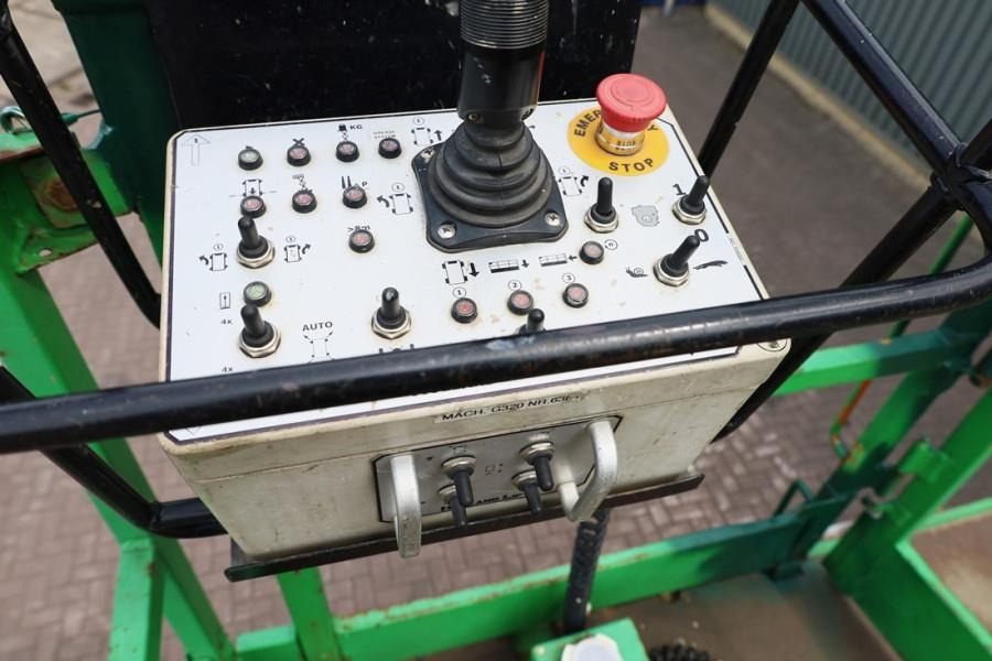 Holland Lift Megastar G-320DL30-4WDS/N Diesel, 4x4x4 Drive, 34m - Plataforma de tijeras: foto 4 Holland Lift Megastar G-320DL30-4WDS/N Diesel, 4x4x4 Drive, 34m - Plataforma de tijeras: foto 4