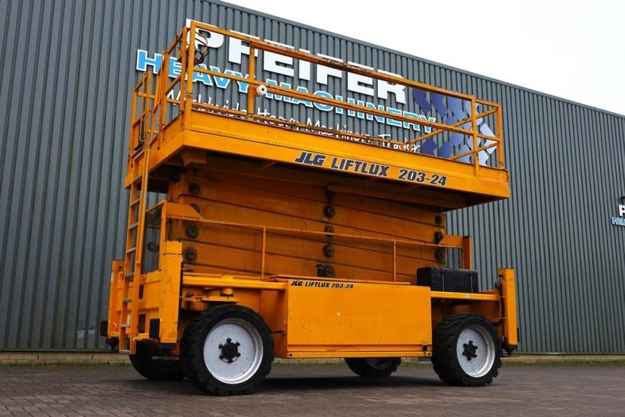 JLG 203-24 Diesel, 4x4 Drive, 22.3m Working Height, 75 - Plataforma de tijeras: foto 1 JLG 203-24 Diesel, 4x4 Drive, 22.3m Working Height, 75 - Plataforma de tijeras: foto 1