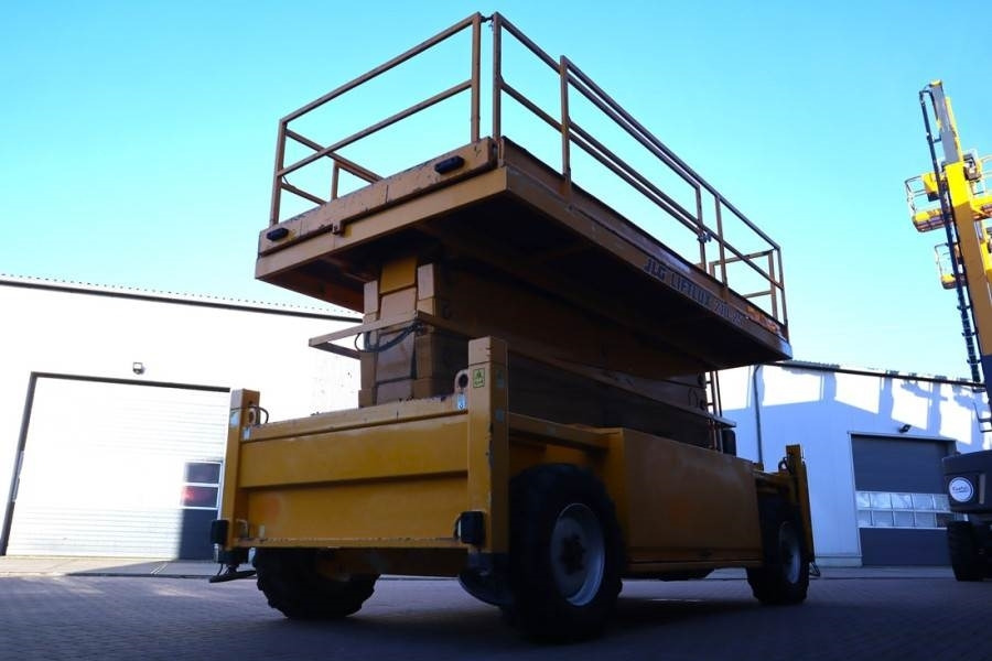 JLG 210-25 Diesel, 4x4 Drive, 23m Working Height, 1000 - Plataforma de tijeras: foto 2 JLG 210-25 Diesel, 4x4 Drive, 23m Working Height, 1000 - Plataforma de tijeras: foto 2