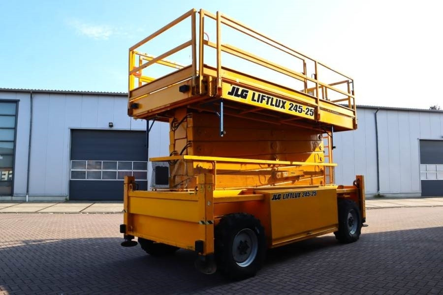 JLG 245-25 Diesel, 4x4 Drive, 26m Working Height, 750k - Plataforma de tijeras: foto 2 JLG 245-25 Diesel, 4x4 Drive, 26m Working Height, 750k - Plataforma de tijeras: foto 2