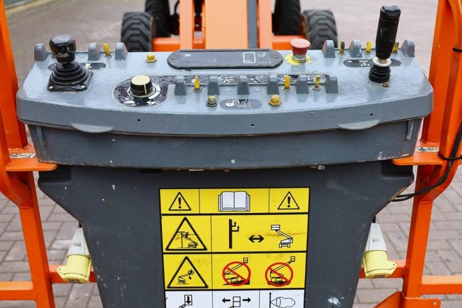 JLG 460SJ Diesel, 4x4 Drive, 16m Working Height, 13m R - Plataforma telescopica: foto 4 JLG 460SJ Diesel, 4x4 Drive, 16m Working Height, 13m R - Plataforma telescopica: foto 4