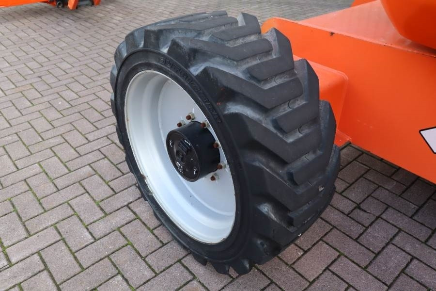JLG 600AJ Valid inspection, Diesel, 4x4 Drive, 20.5 m - Plataforma articulada: foto 2 JLG 600AJ Valid inspection, Diesel, 4x4 Drive, 20.5 m - Plataforma articulada: foto 2
