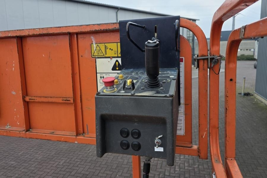 JLG M4069 Hybrid, 14.2m Working Height, 360kg Capacity - Plataforma de tijeras: foto 5 JLG M4069 Hybrid, 14.2m Working Height, 360kg Capacity - Plataforma de tijeras: foto 5